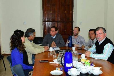 Jorge Jofr� recibi� a la UOLRA 