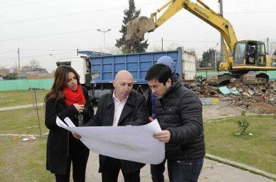 Leonardo Nardini supervis� el inicio de la obra de la plaza Cura Brochero