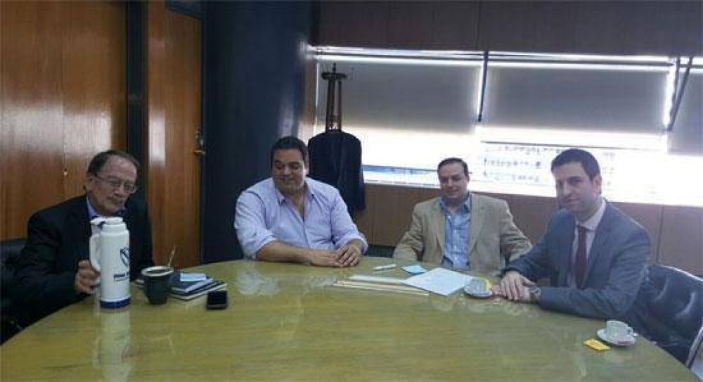El ministro de Trabajo recibi� a la DAIA