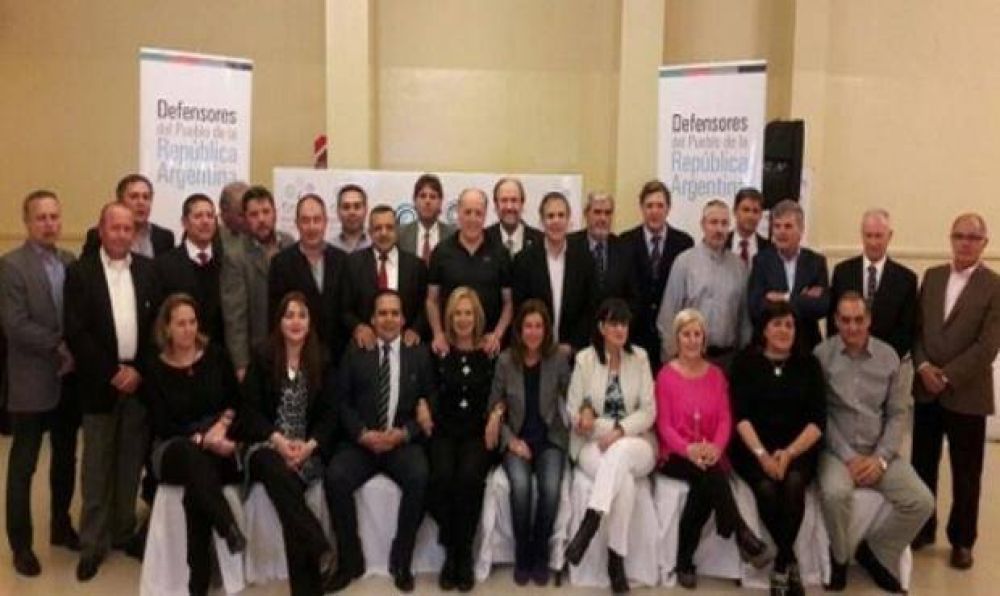 Dura advertencia de los Defensores del Pueblo de todo el pa�s