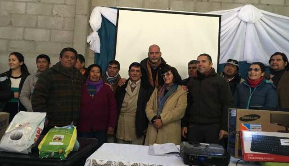 Minera firm un acta compromiso con la comunidad de Punta de Balasto