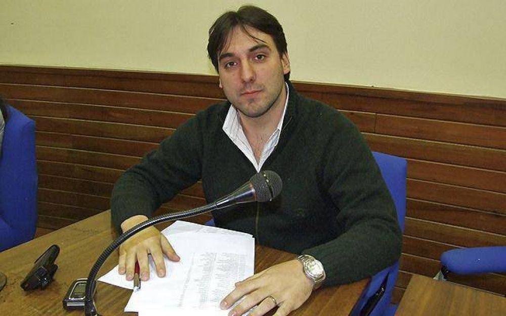 Galetovich sostuvo que Ferraresi �est� en deuda con el empleado municipal�