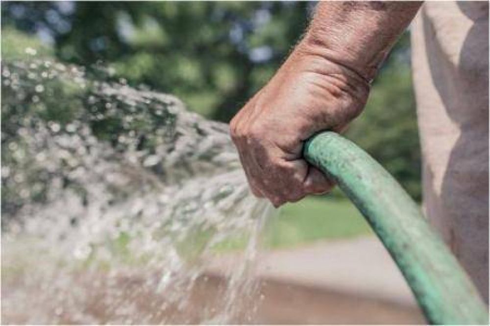 La DPOSS notific a personas y empresas por derrochar agua potable