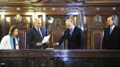 Carlos Rosenkrantz asumi� como juez de la Corte Suprema