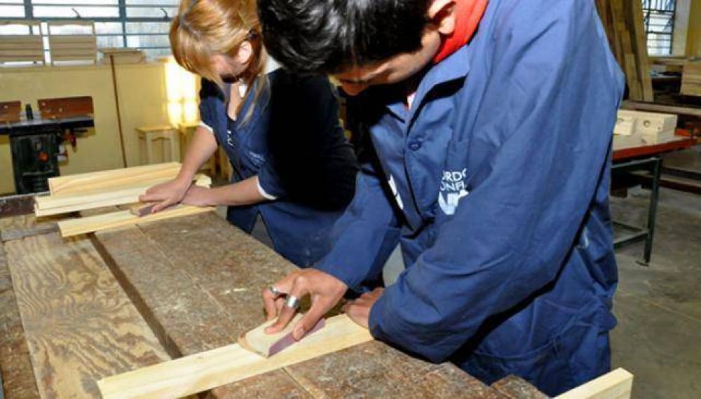 Acuerdo con Naci�n para emplear a 3.000 j�venes