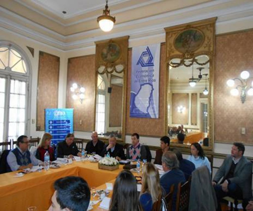 La Federaci�n Econ�mica de Entre R�os se reuni� con dirigentes pol�ticos por la adhesi�n a la Ley de Pymes
