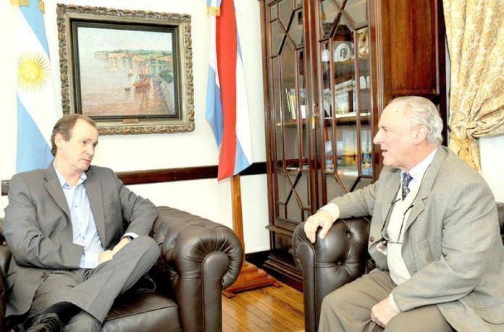 Bordet se reuni� con el rector Jorge Gerard