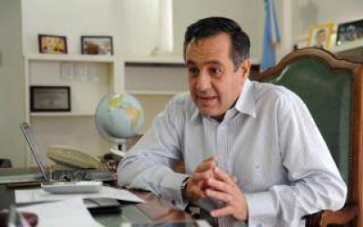 Docentes rechazaron declaraci�n de Finocchiaro, quien trat� de 