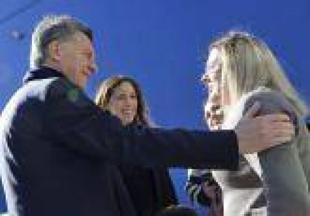 En Avellaneda, Vidal dialog� con una vecina y luego acompa�� a Macri en la inauguraci�n de una planta de distribuci�n
