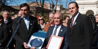 Camilo Etchevarren pidi� unir fuerzas en Cambiemos para 