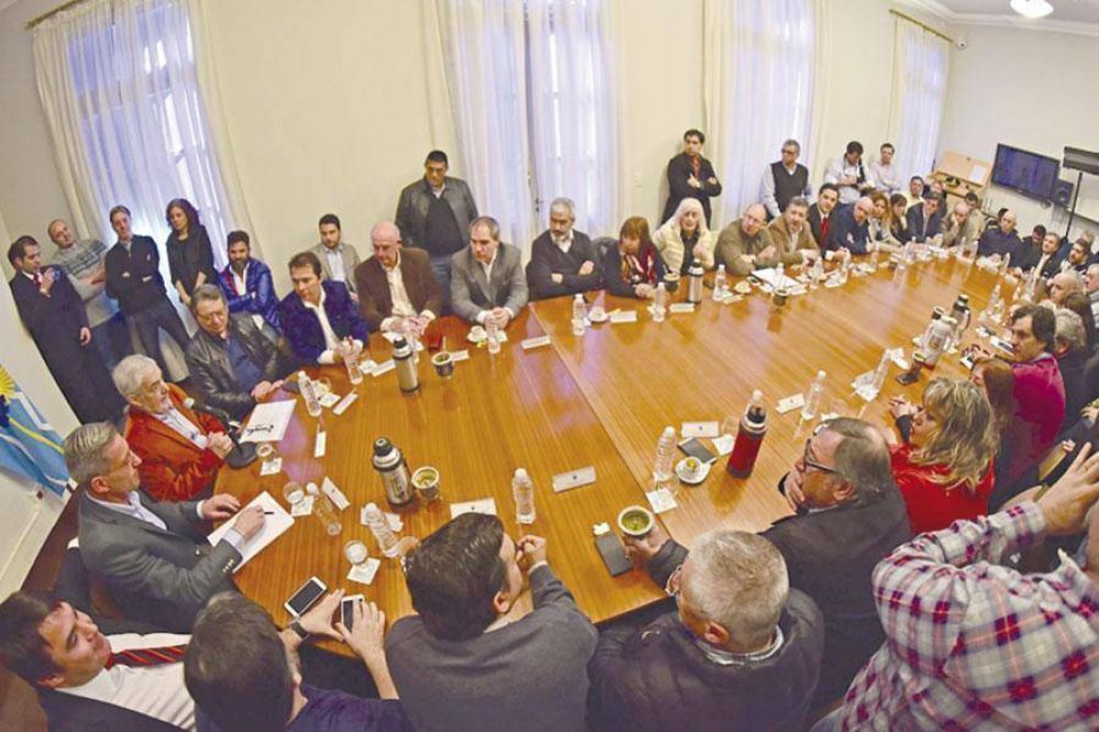 Das Neves quiere la renuncia del Gabinete a su disposici�n