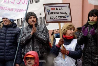 El sumun del disparate: plebiscitar la Emergencia Educativa