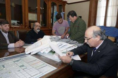 REUNI�N DEL INTENDENTE CON AUTORIDADES DE AADI CAPIF
