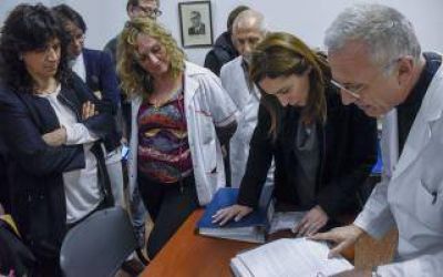 Vidal visit� el Hopital Eva Per�n de San Mart�n