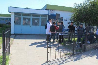 Funcionarios municipales y provinciales recorrieron escuelas