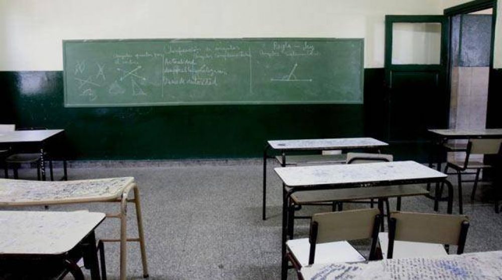 Docentes municipales adhieren al paro de hoy