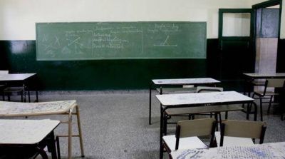 Docentes municipales adhieren al paro de hoy