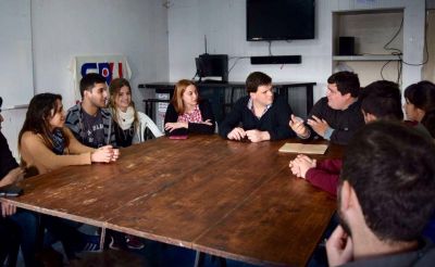 Cheppi visit� la Sede Social del CRU tras otorgarle un subsidio para refacciones