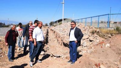 Ejecutan obra de cloacas, agua y asfalto