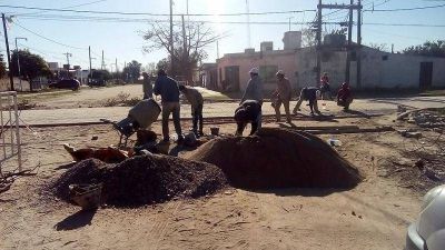 Avanzan los trabajos de pavimentaci�n en calles de dos barrios de Beltr�n