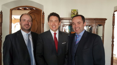 La causa del desempleo, Cinto ya no coordina y la �bienvenida� al embajador