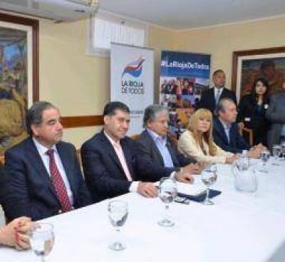 �Qu�dense tranquilos, el Famatina no se toca�