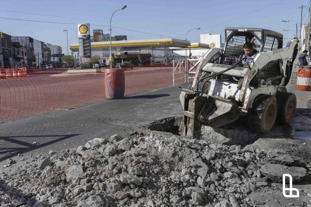 Lan�s: avanza la construcci�n de un aliviador pluvial en Valent�n Alsina