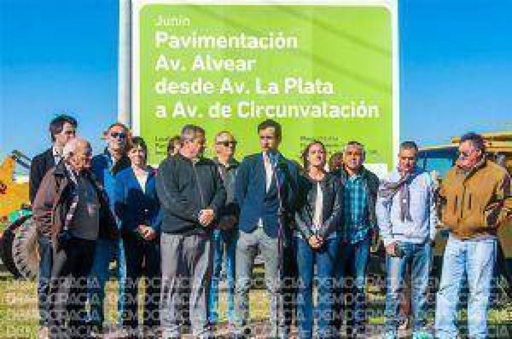 �Jun�n est� creciendo muy r�pido�, dijo Petrecca en la pavimentaci�n de Alvear
