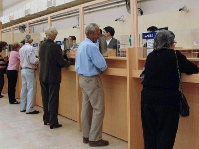Desde el 30, los jubilados bonaerenses cobrar�n los haberes de agosto