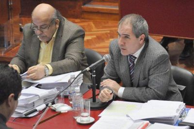 Oca reconoci� que se us� m�s del 100% del presupuesto para pagar salarios 