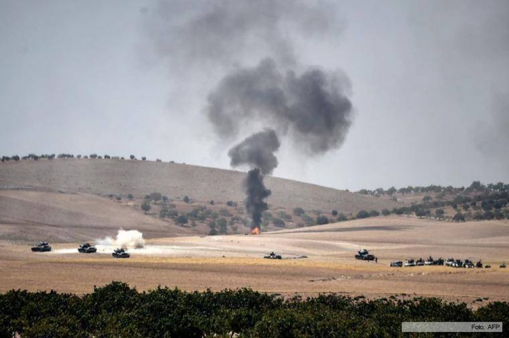 Turqua envi ms tanques a Siria en su ofensiva contra el Estado Islmico