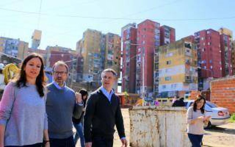 Tres de Febereo: Stanley y Valenzuela recorrieron el Barrio Ej�rcito de los Andes