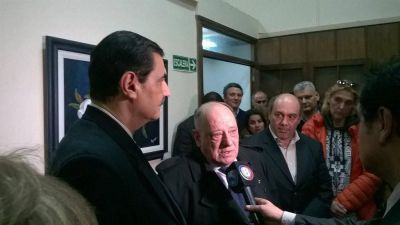 El intendente visit� al juez L�pez en su despacho y le entreg� un comunicado de apoyo