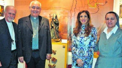 La gobernadora presidi� el acto institucional por la beatificaci�n de Mar�a Antonia de Paz y Figueroa