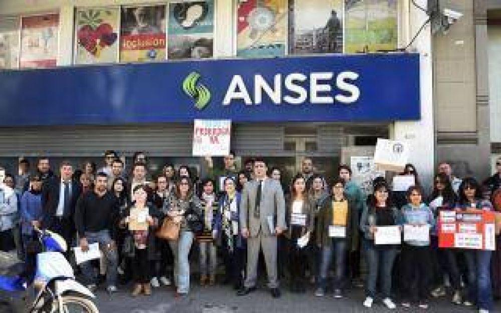 La Plata: Beneficiarios del Procrear pidieron respuestas frente a Anses