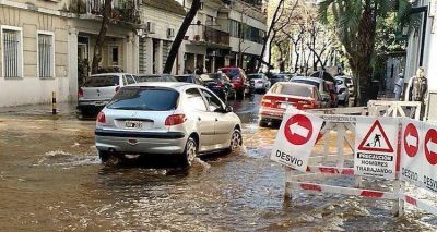 Se rompi� un ca�o maestro de AySA en Belgrano