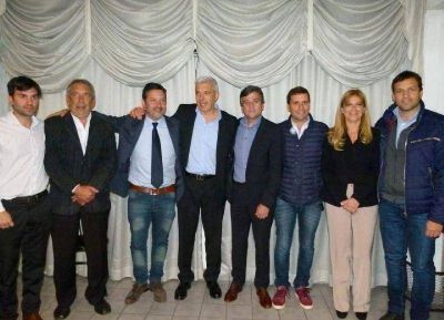 Un sector del peronismo bonaerense se inclina por una renovaci�n 