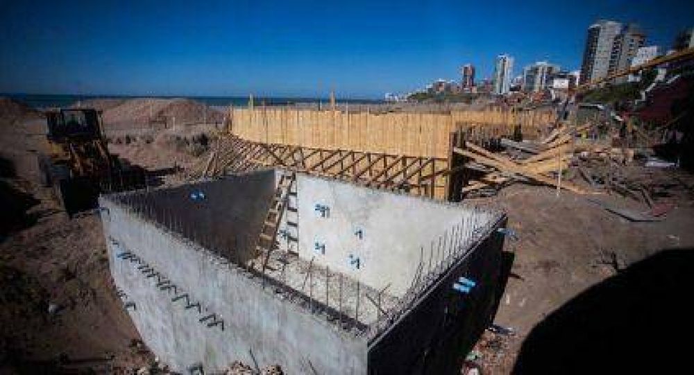 Avanzan las obras en balnearios de La Perla y el Torre�n del Monje