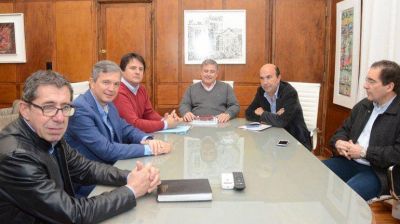 Quieren acordar la concesi�n del EPAS a fin de a�o