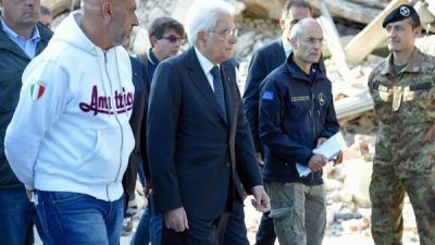 En Amatrice, el presidente italiano prometi� una pronta reconstrucci�n