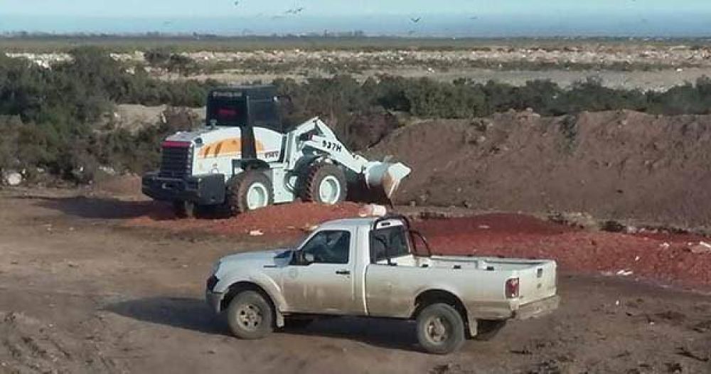 Contaminaci�n en Rawson: basura tapada