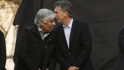 Un pacto con Moyano para garantizar la paz social