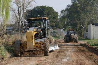 Trabajos de mejoras de calles en distintos sectores de la ciudad