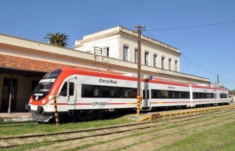 Coordinan acciones para ampliar el sistema ferroviario de pasajeros de la provincia 