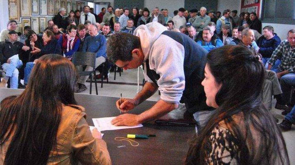 Entregaron m�s de cinco millones de pesos a productores entrerrianos