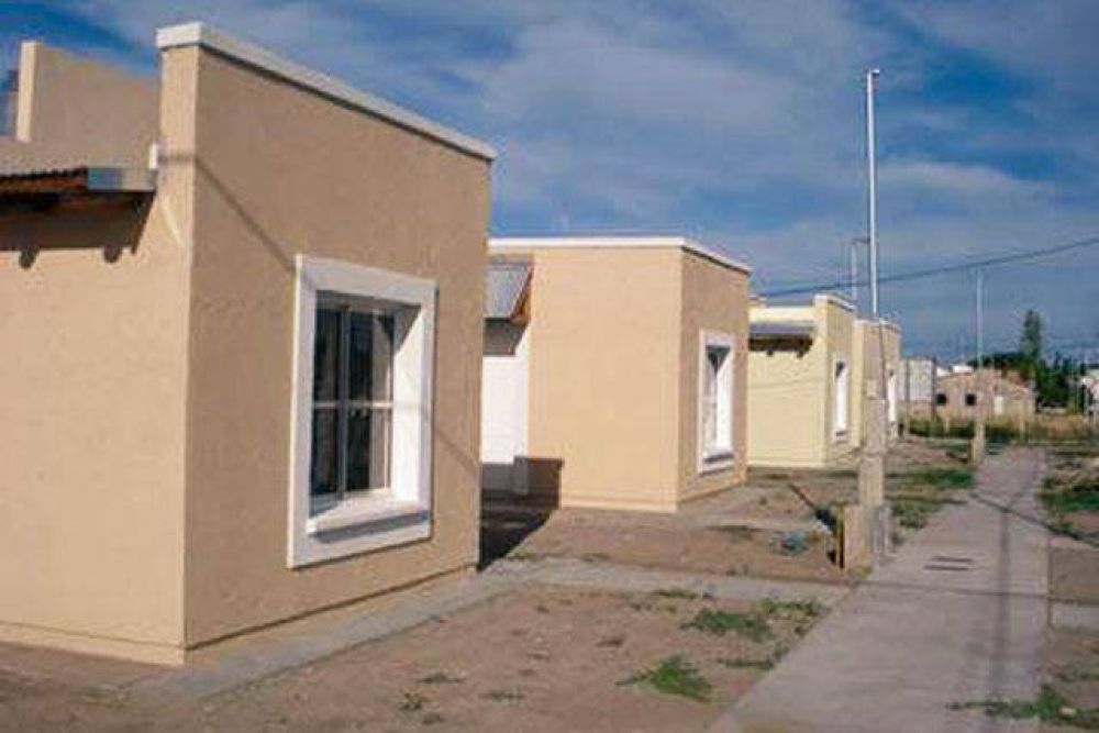 Por la inflaci�n, la provincia deber� poner m�s de $120 M para las casas del IPV