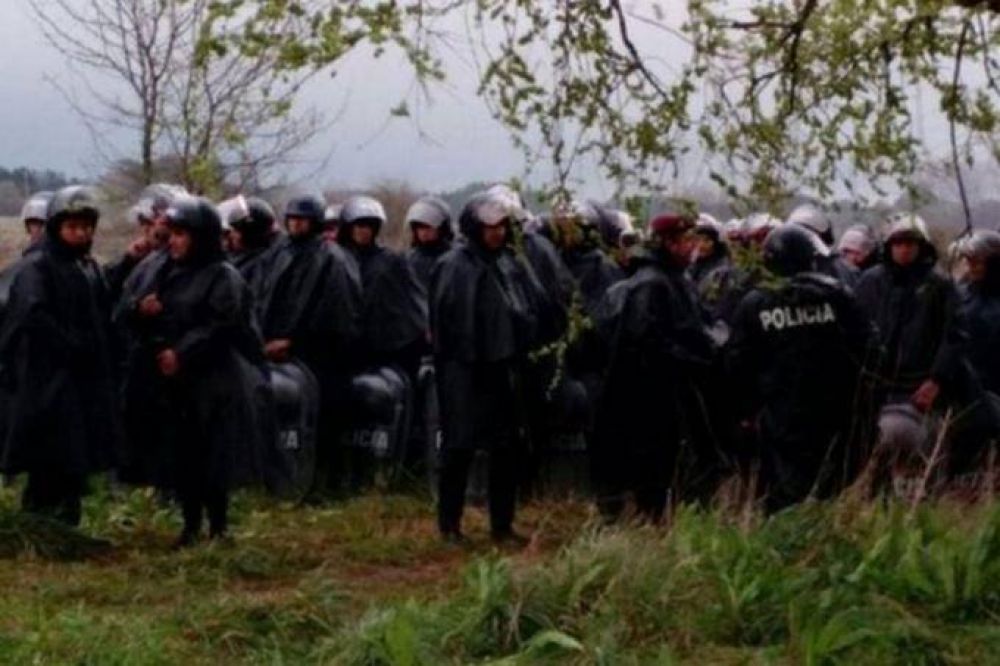 Ocupantes desalojados intentaron regresar al predio en Moreno y fueron reprimidos por la Polica