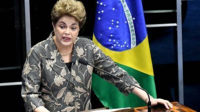 Dilma denuncia un golpe para dar paso a un 