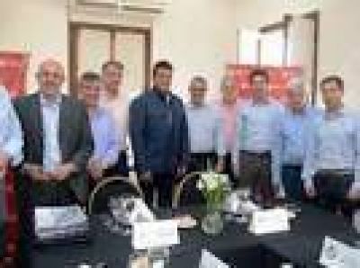 Dirigentes del Frente Renovador se reunieron con el Ministro Cenz�n