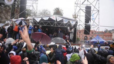 Sigue la pelea interna en el peronismo, tras la marcha contra Macri